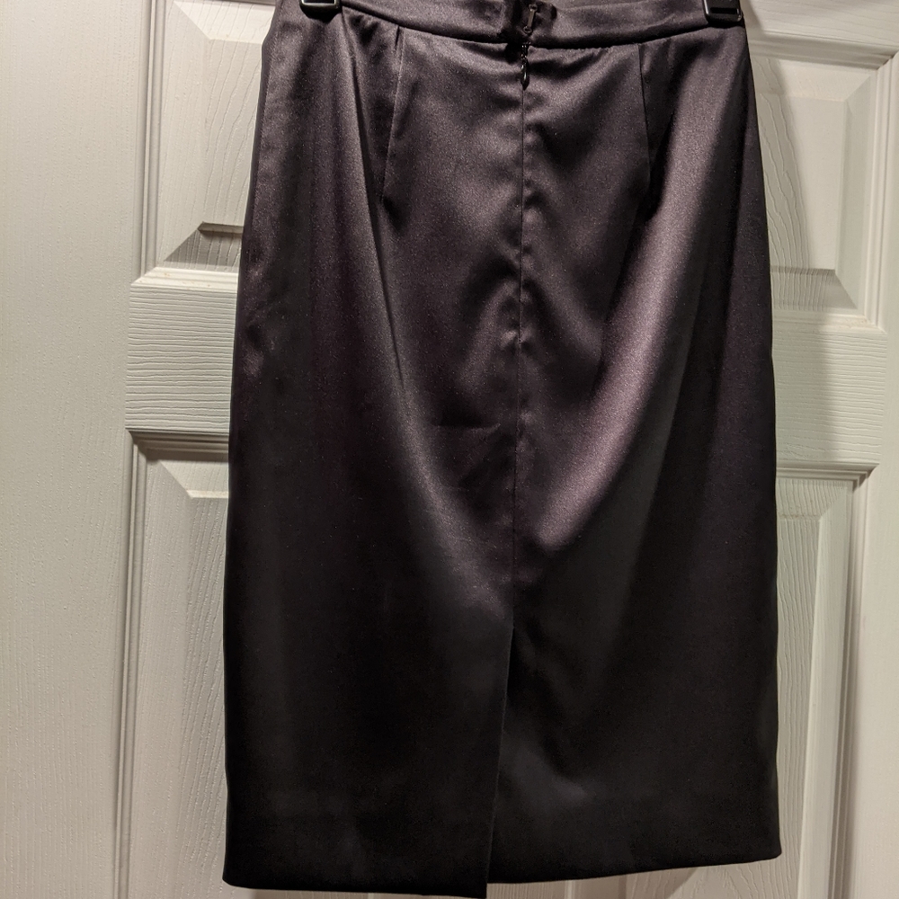 St. John Evening Santeen pencil skirt